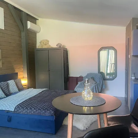 Monpe Apartmanik S Atmosferou شقة *