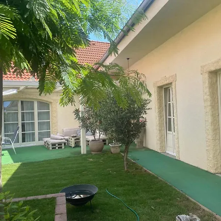 Monpe Apartmanik S Atmosferou Komárno