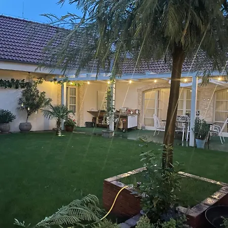 Monpe Apartmanik S Atmosferou * Komárno