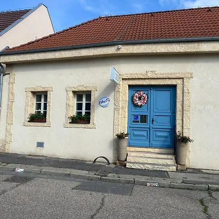 Monpe Apartmanik S Atmosferou Apartmán Komarno